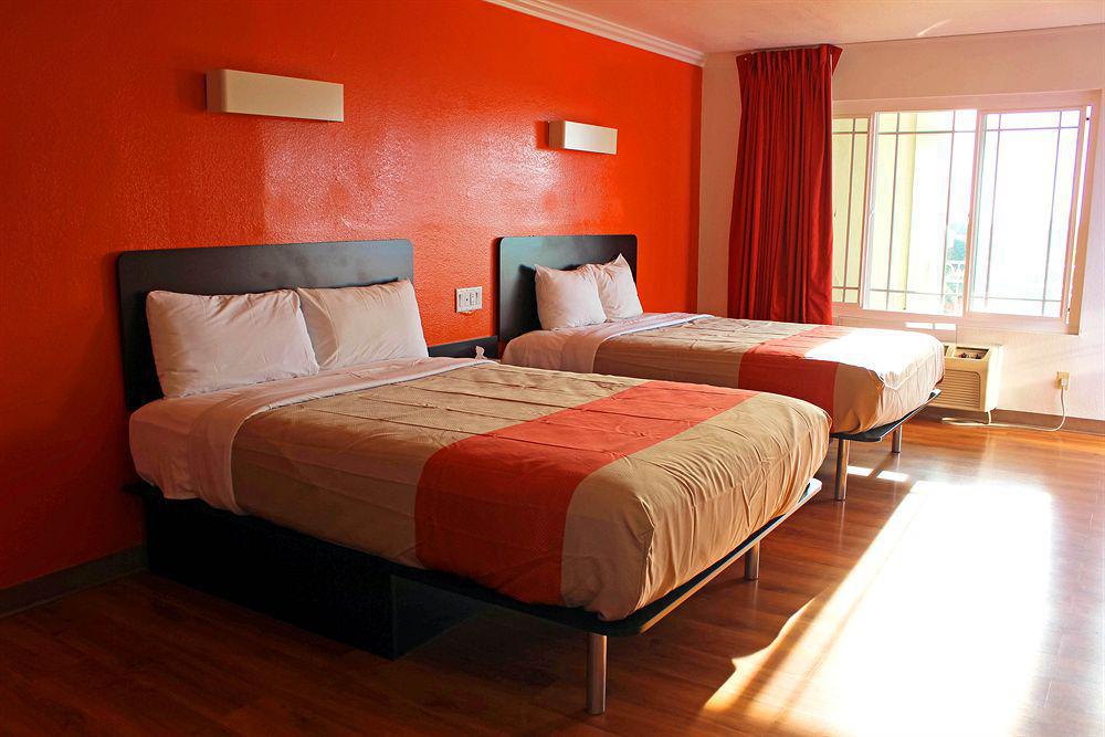 Motel 6-Vista, Ca Екстериор снимка