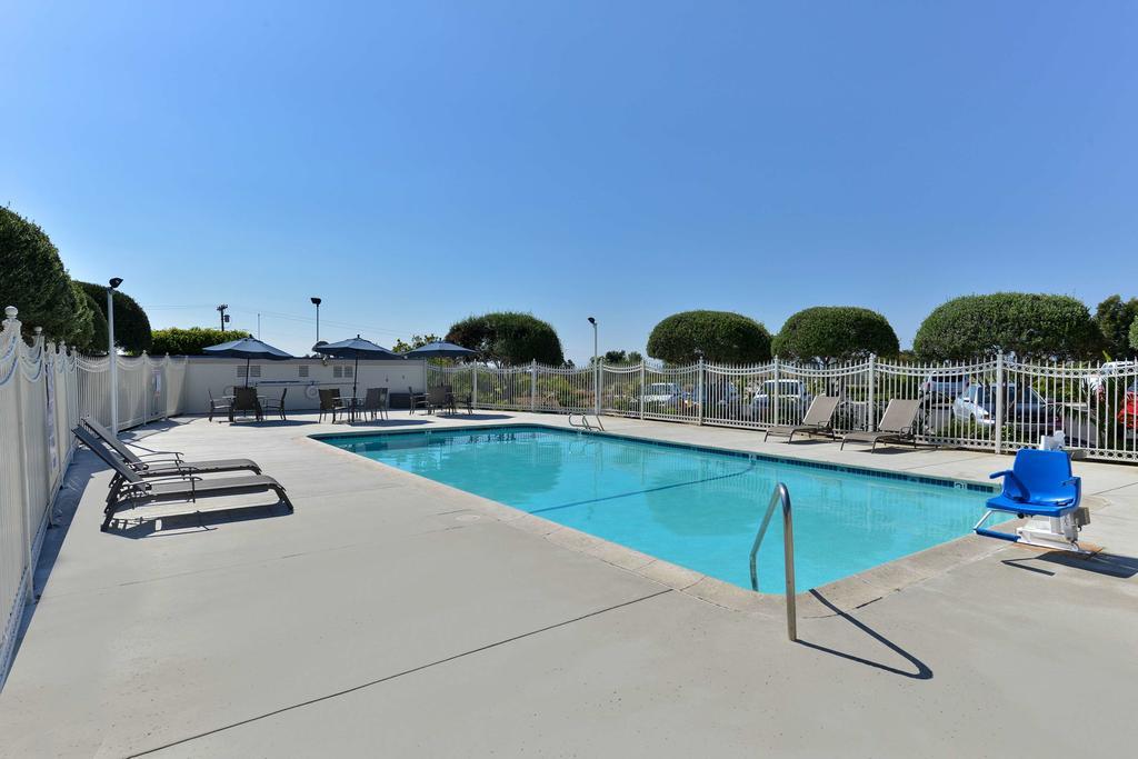 Motel 6-Vista, Ca Екстериор снимка