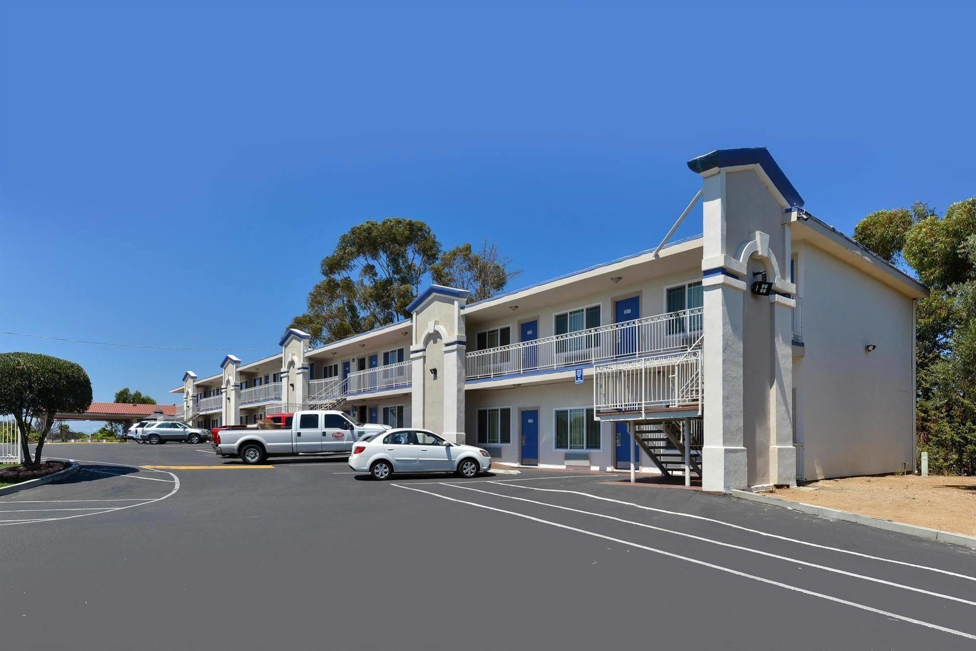 Motel 6-Vista, Ca Екстериор снимка