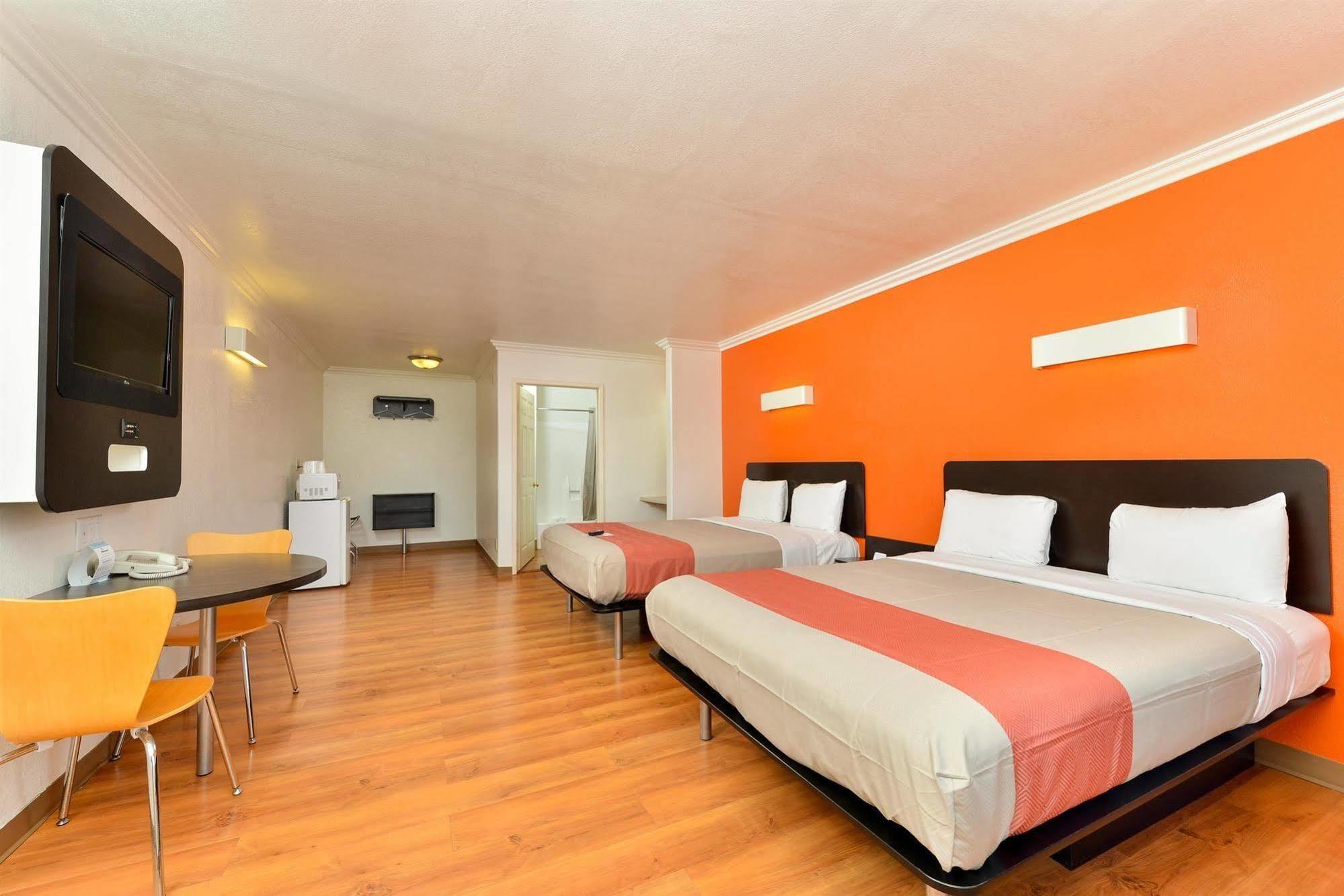 Motel 6-Vista, Ca Екстериор снимка