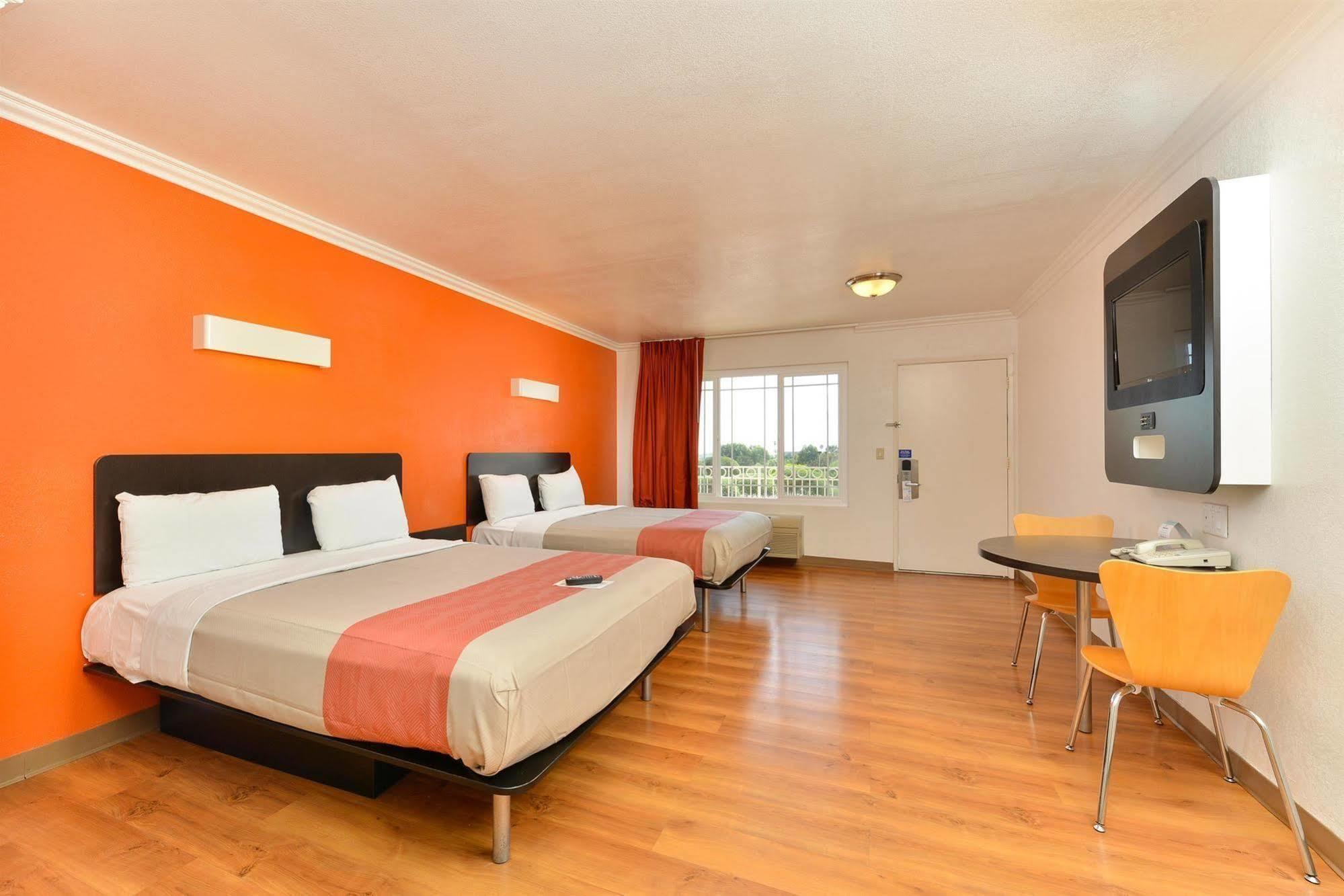 Motel 6-Vista, Ca Екстериор снимка