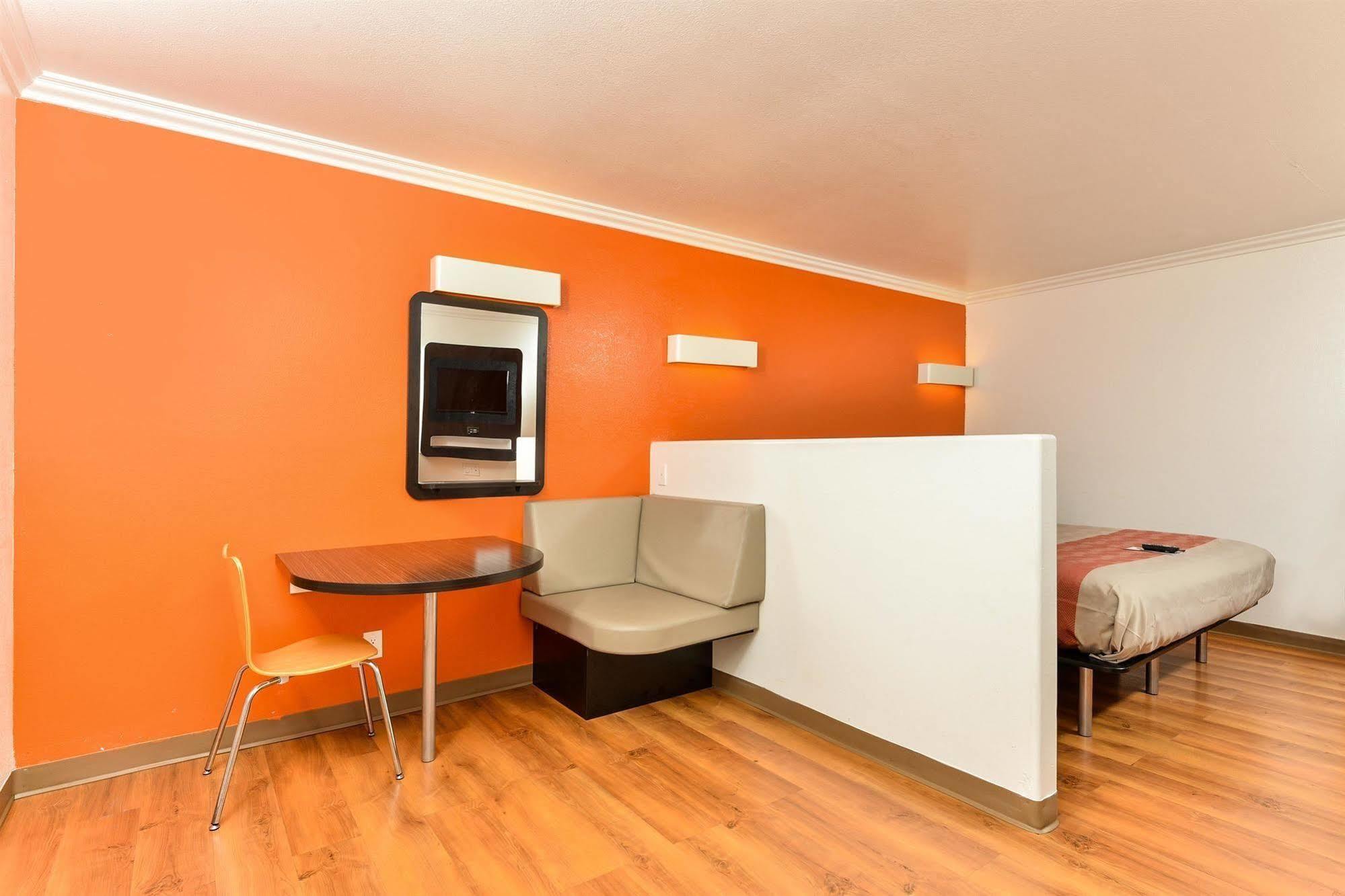 Motel 6-Vista, Ca Екстериор снимка