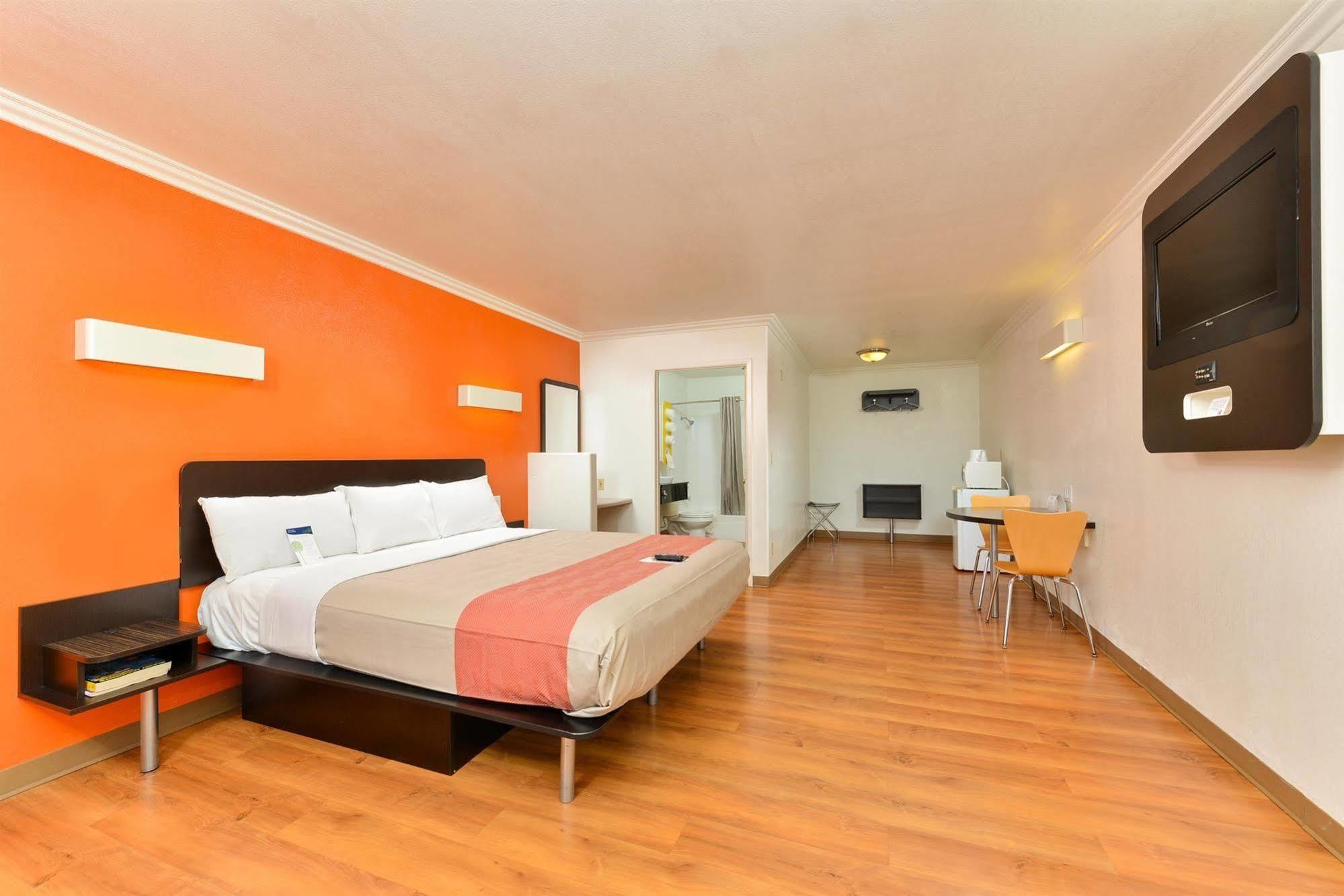 Motel 6-Vista, Ca Екстериор снимка